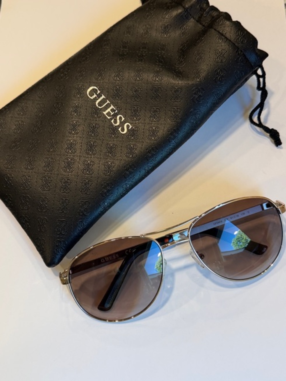 GUESS Silver-Frame Aviator Sunglasses Model: GF0408